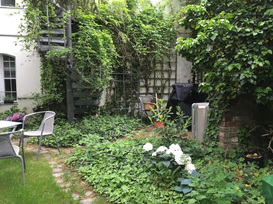 Ground Floor In Villa In Charlottenburg Garden View Berlin Exterior foto